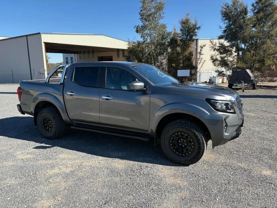 Nissan Navara image 2