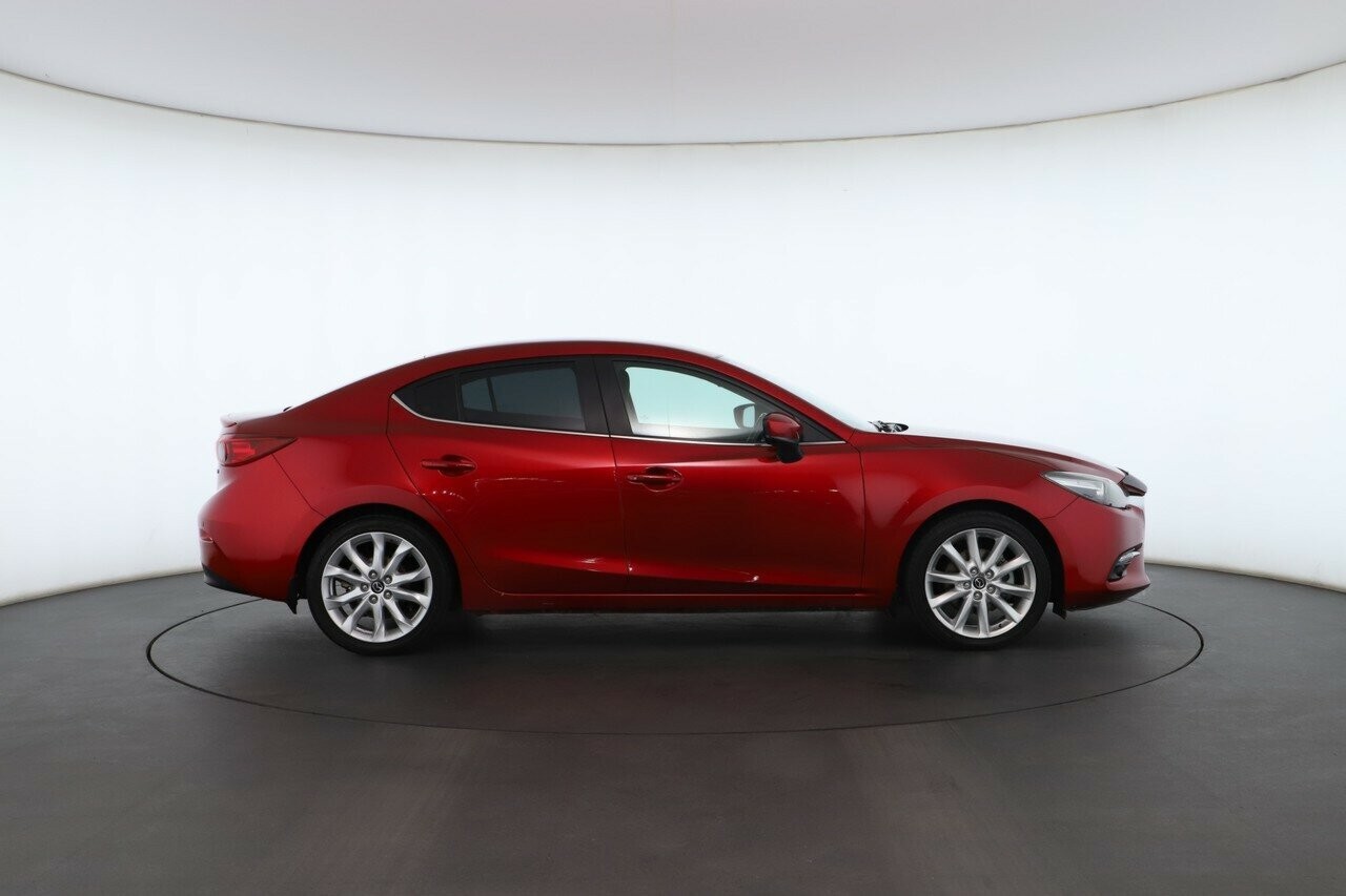Mazda 3 image 2