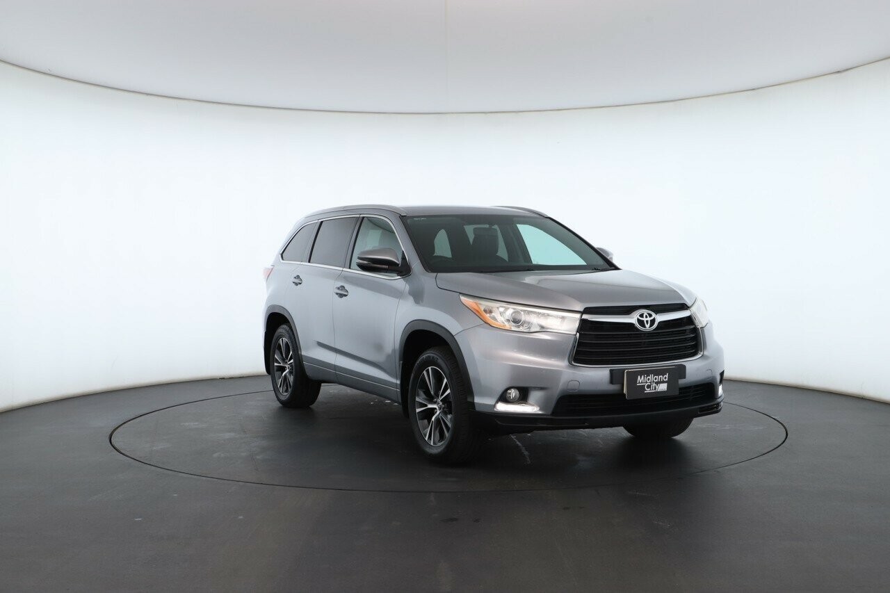 Toyota Kluger image 4