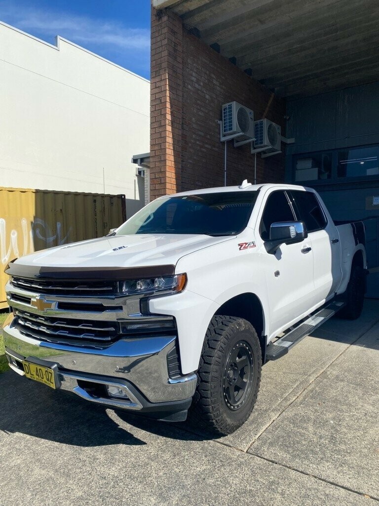 Chevrolet Silverado image 1