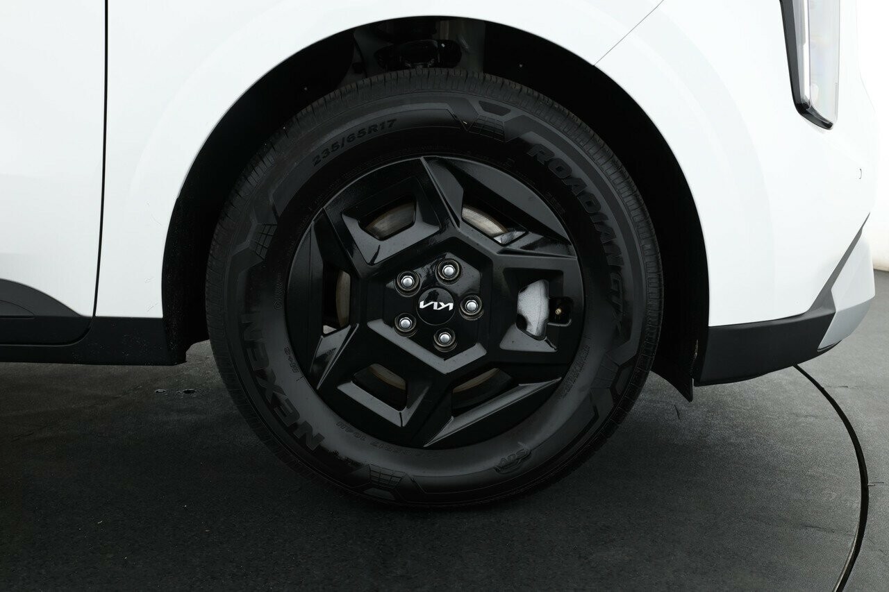 Kia Carnival image 3