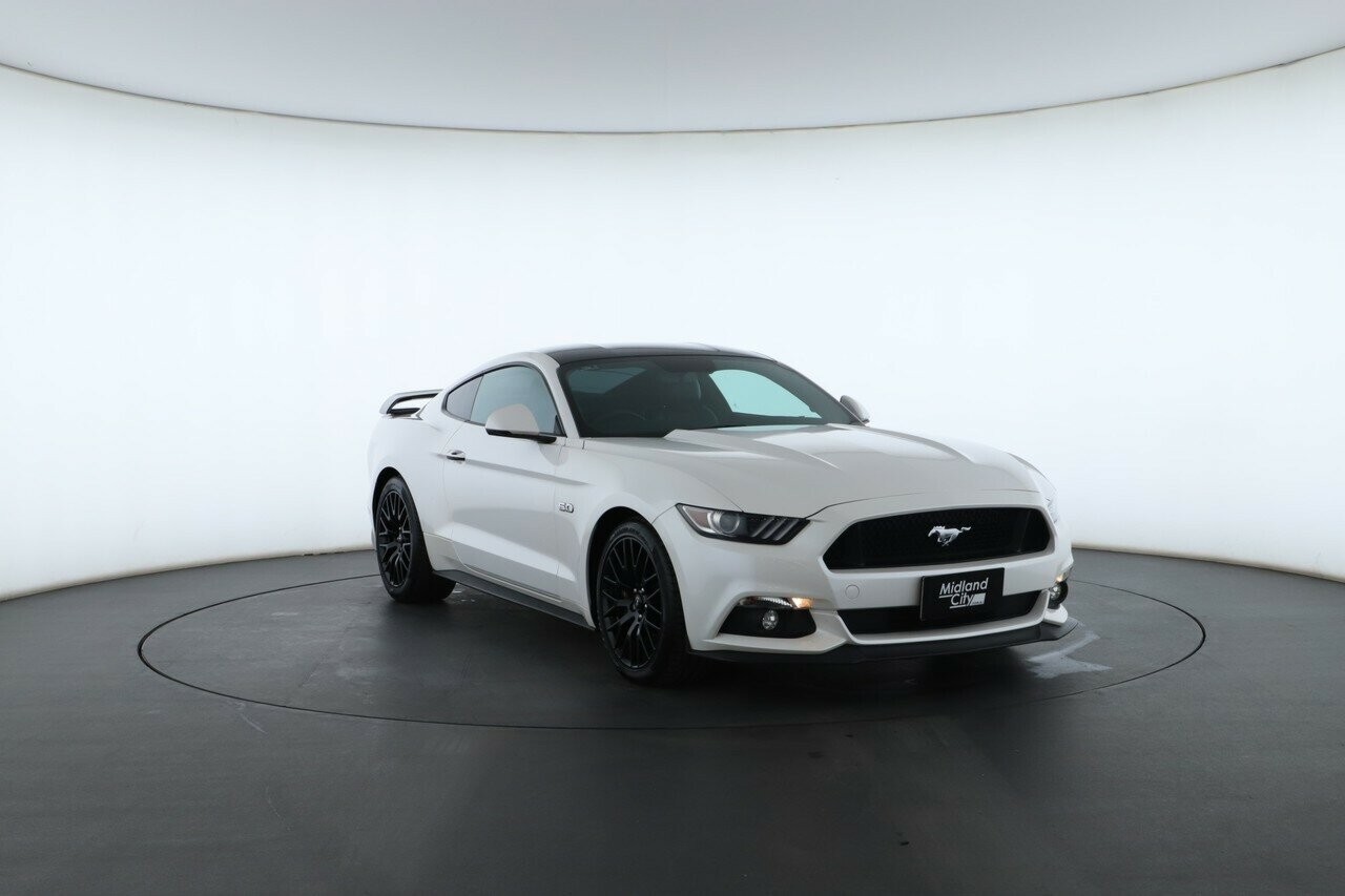 Ford Mustang image 4