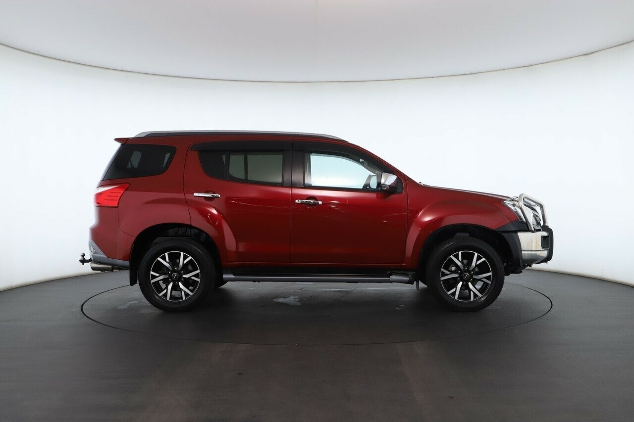 Isuzu Mu-x image 2