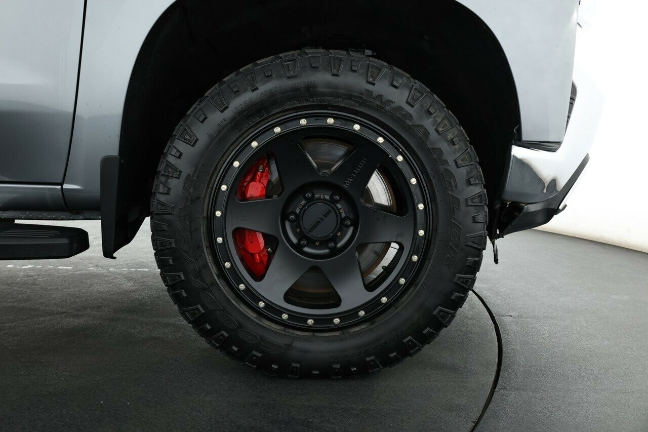 Chevrolet Silverado image 3