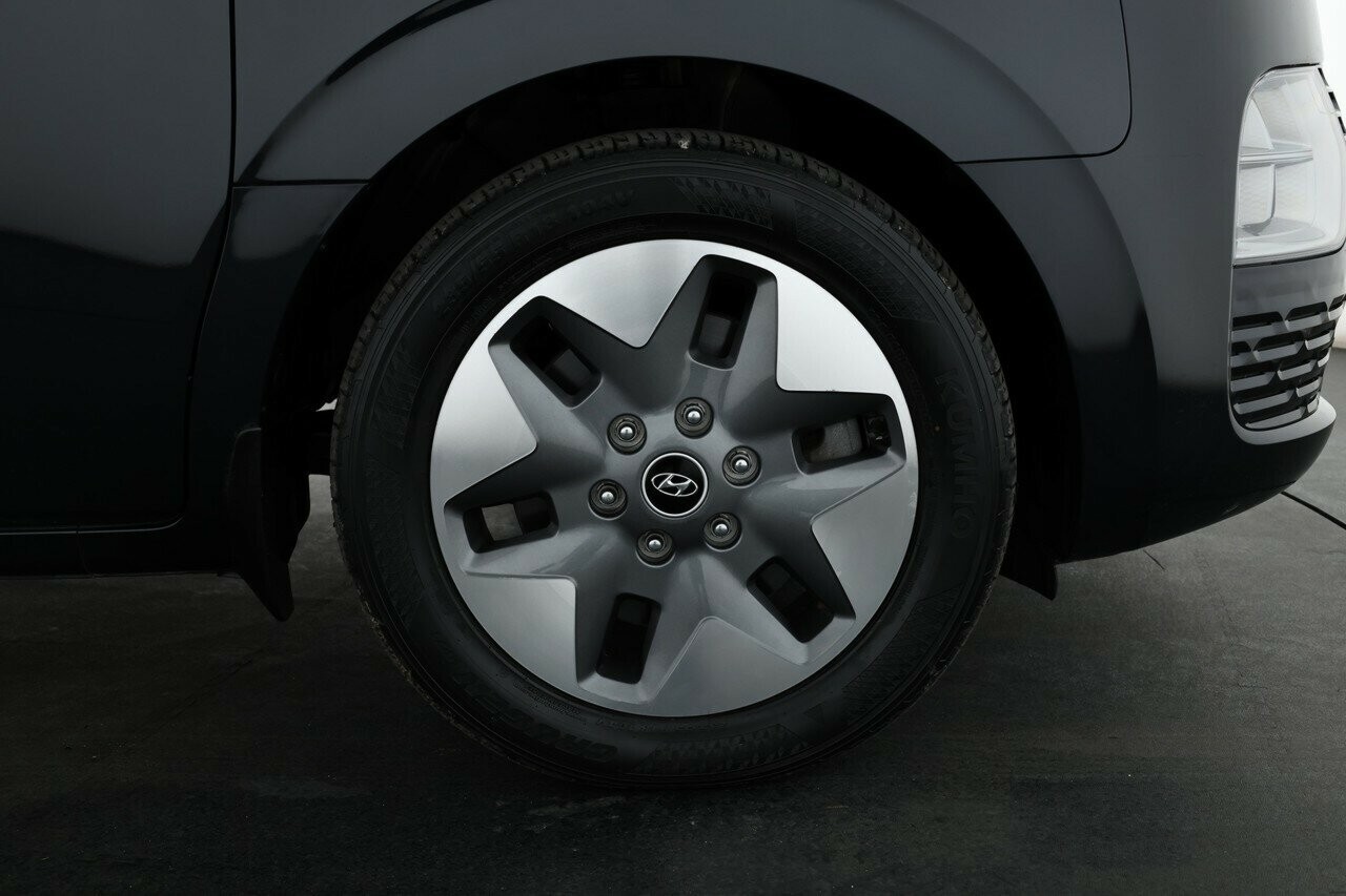 Hyundai Staria image 3