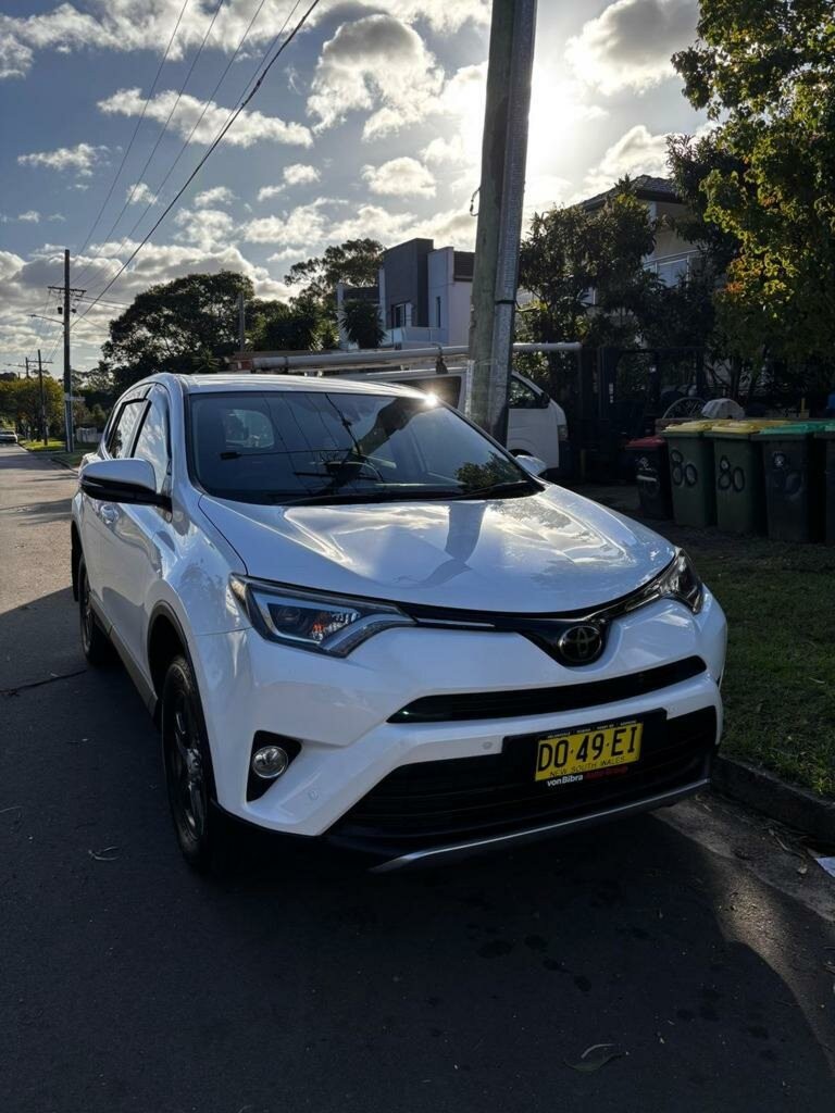 Toyota Rav4 image 1