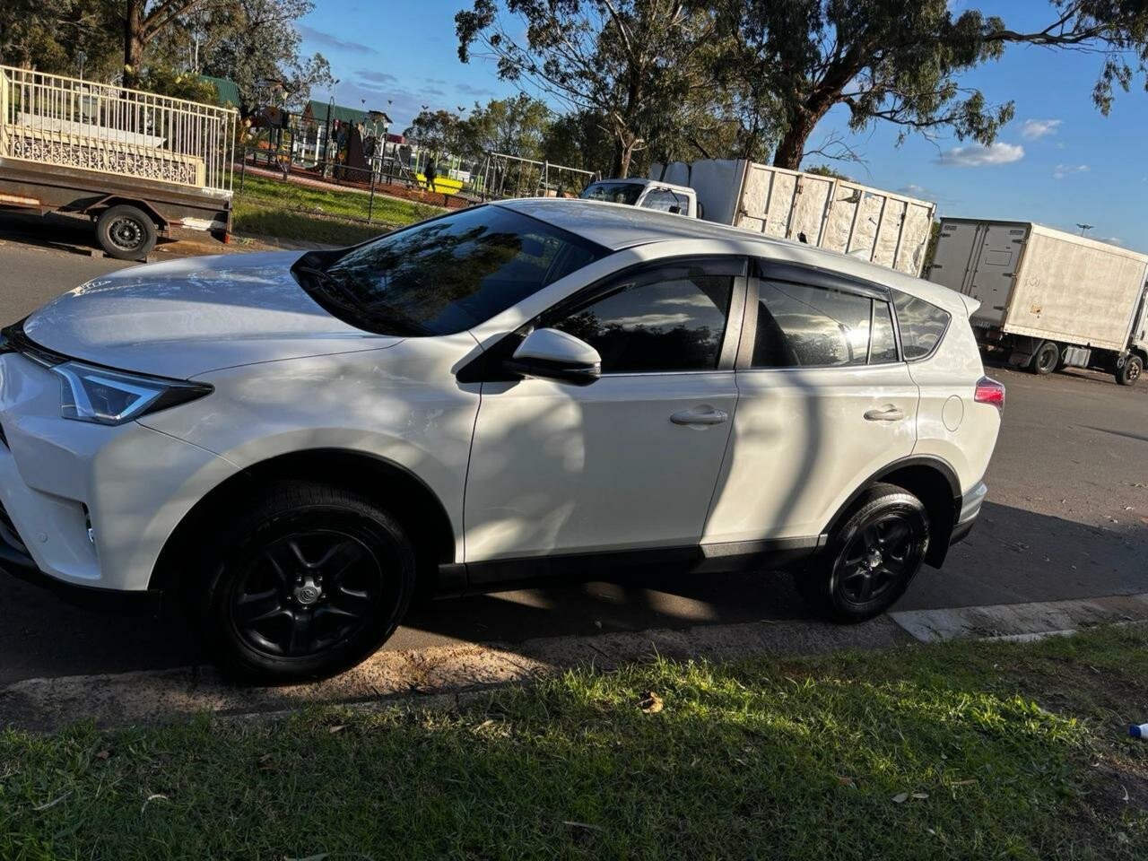 Toyota Rav4 image 3