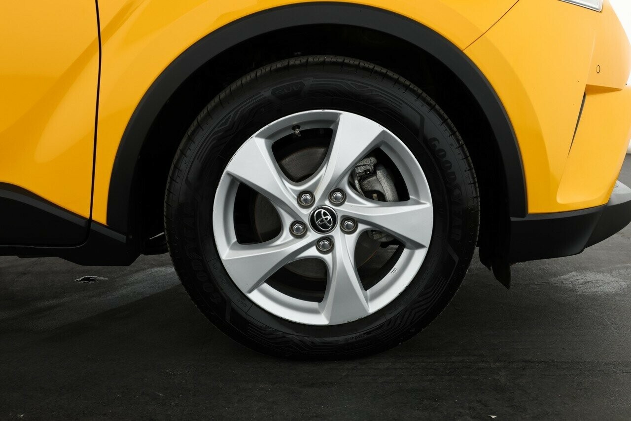 Toyota C-hr image 3