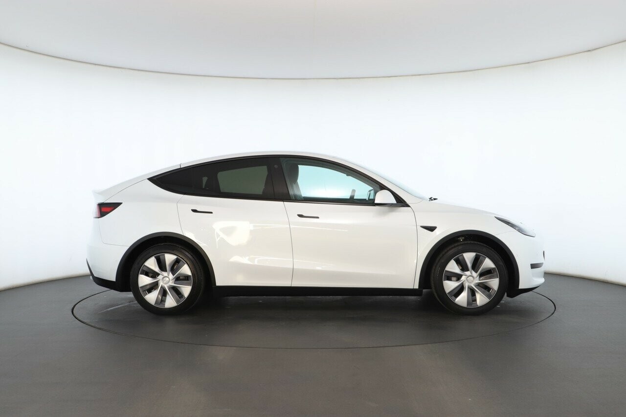 Tesla Model Y image 2