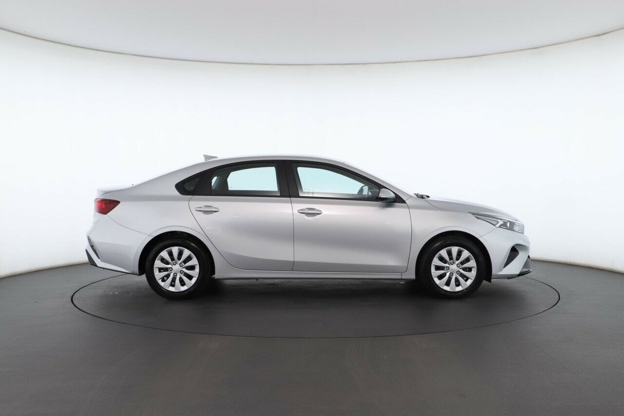 Kia Cerato image 2