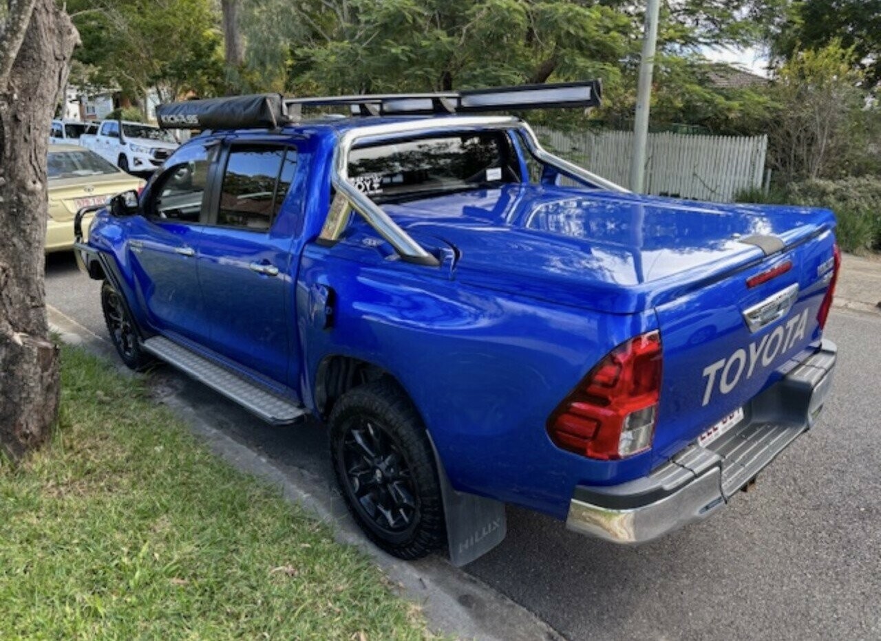 Toyota Hilux image 3