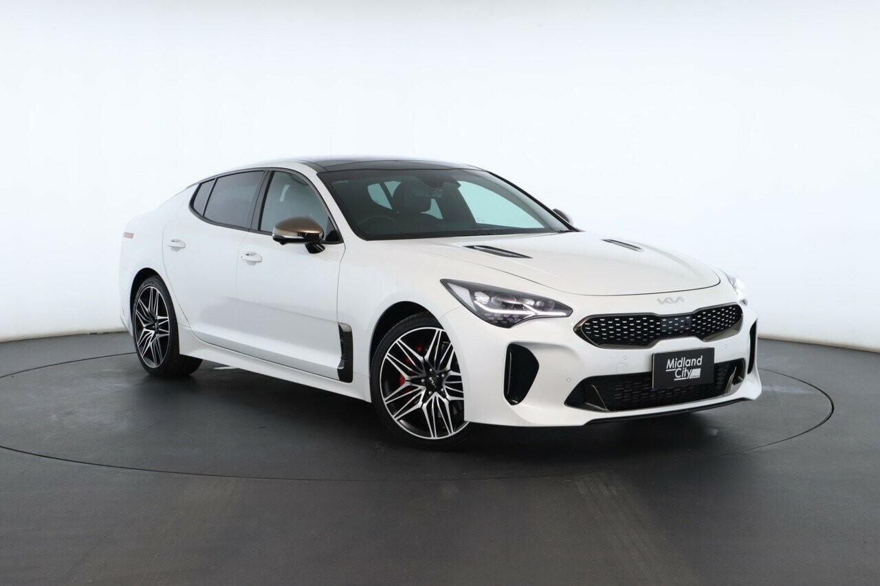 Kia Stinger image 1