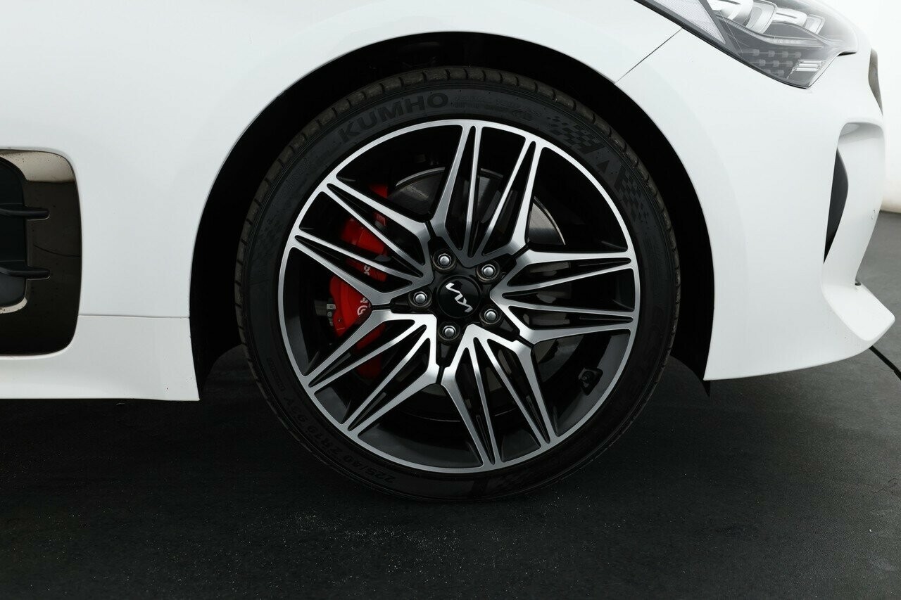 Kia Stinger image 3