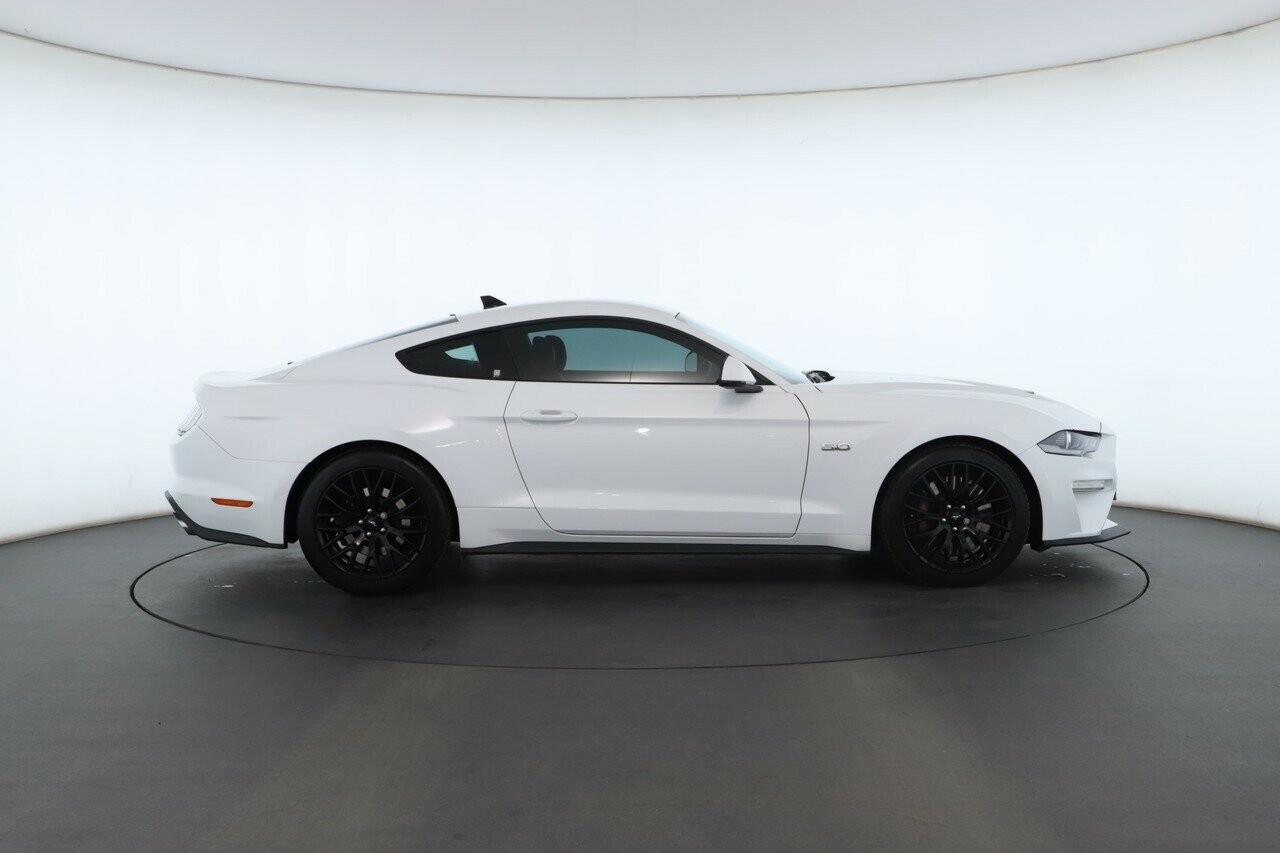 Ford Mustang image 2
