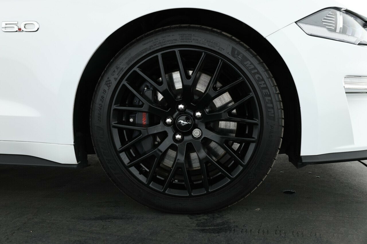 Ford Mustang image 3