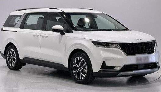 Kia Carnival image 1