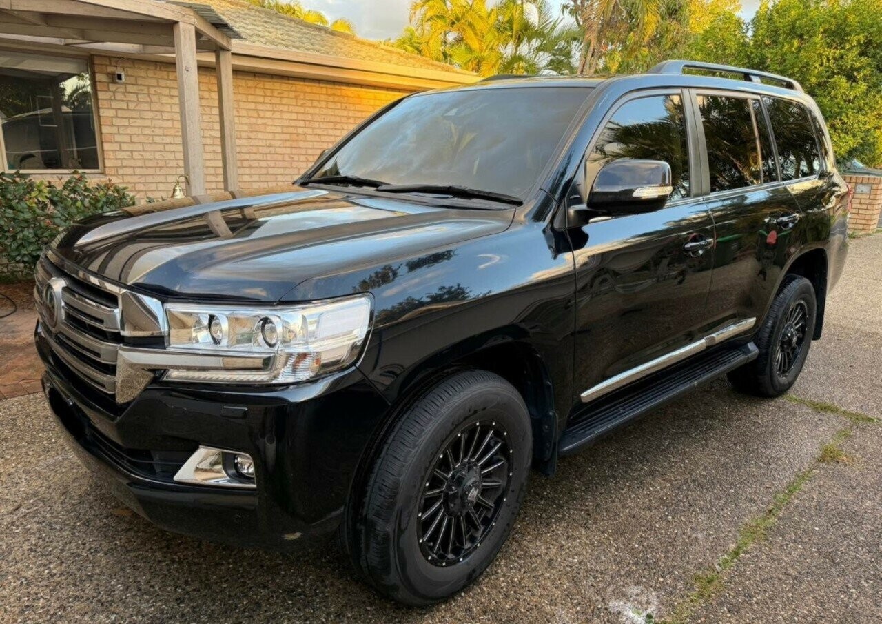 Toyota Landcruiser image 3