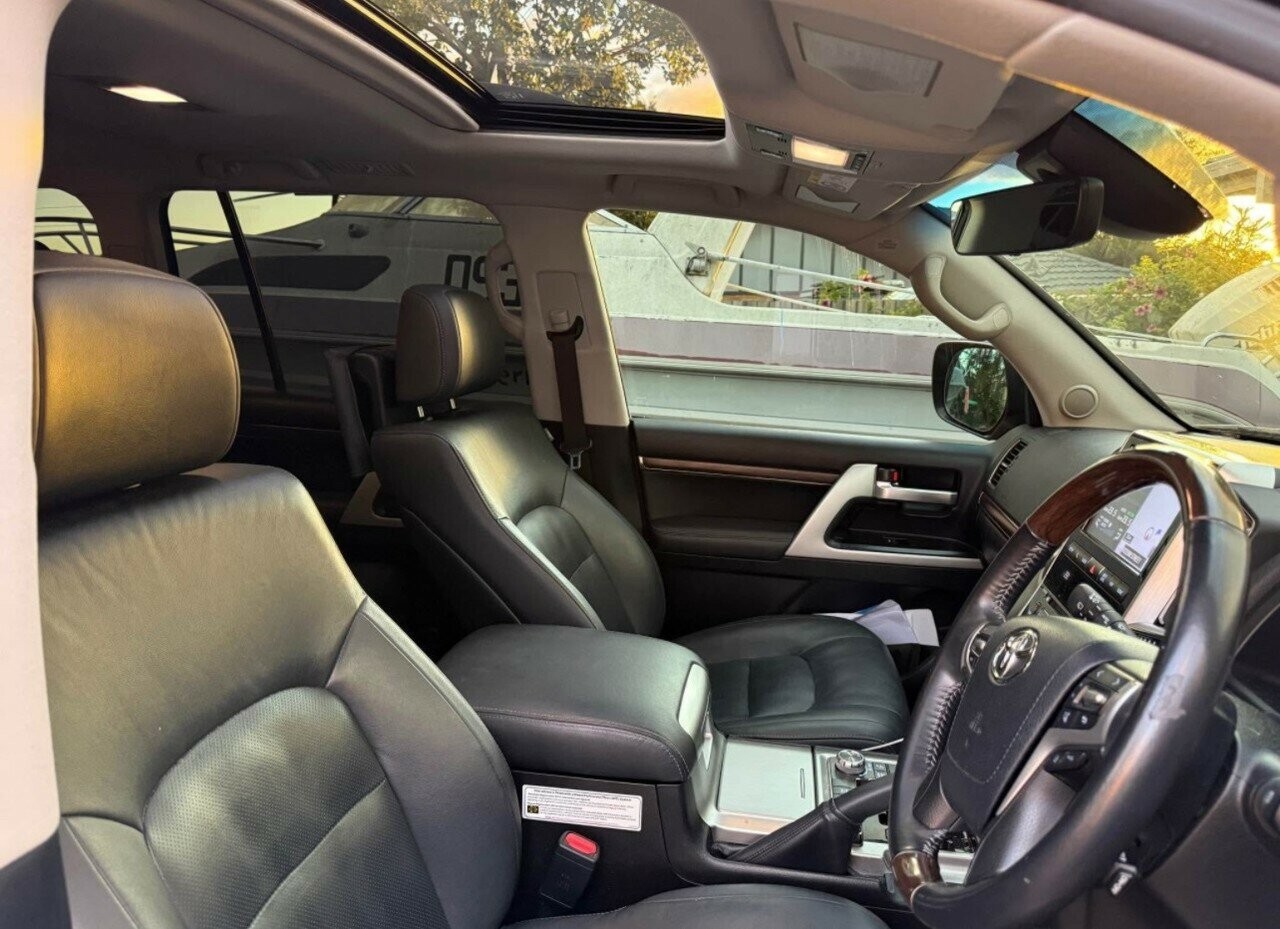 Toyota Landcruiser image 4