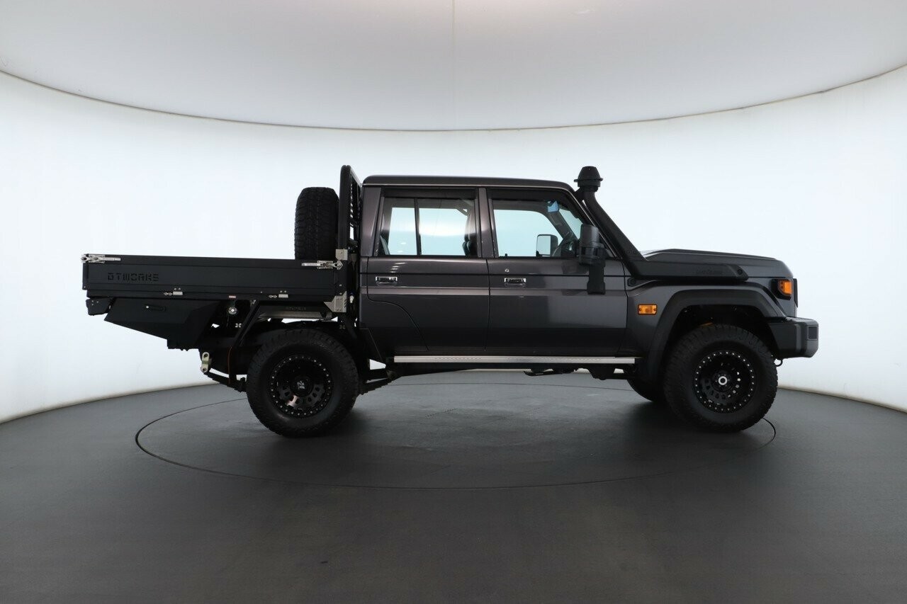Toyota Landcruiser image 2