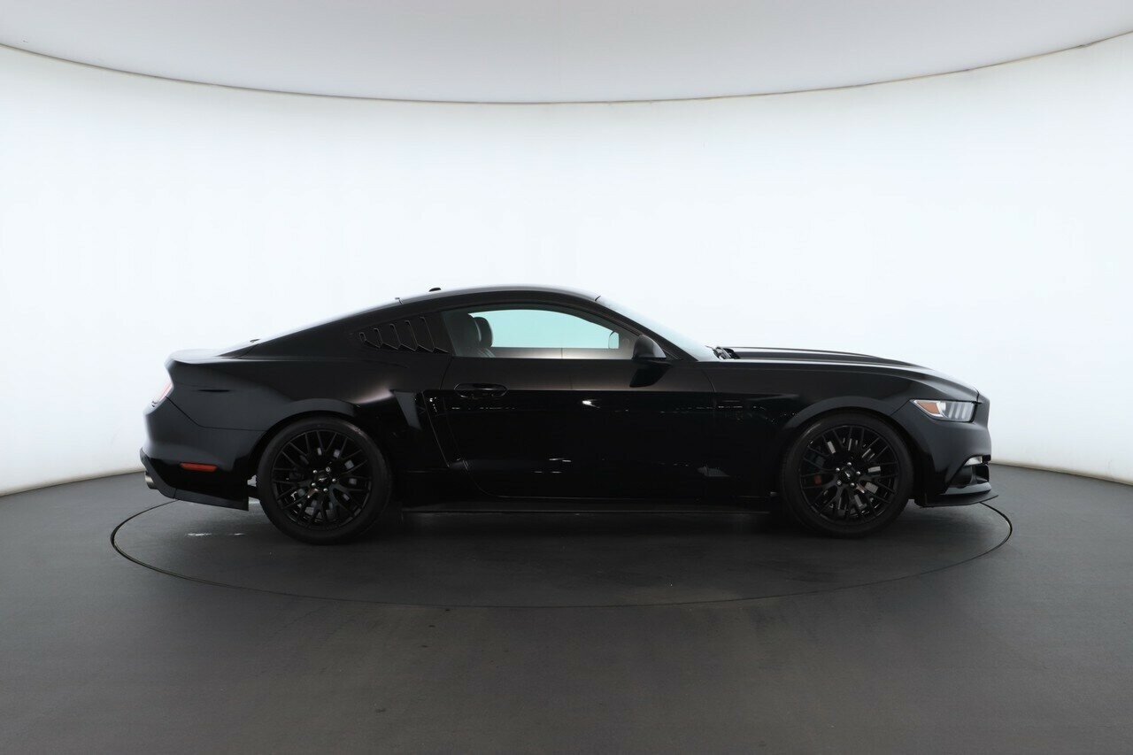 Ford Mustang image 2