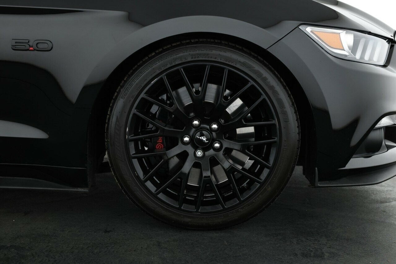 Ford Mustang image 3
