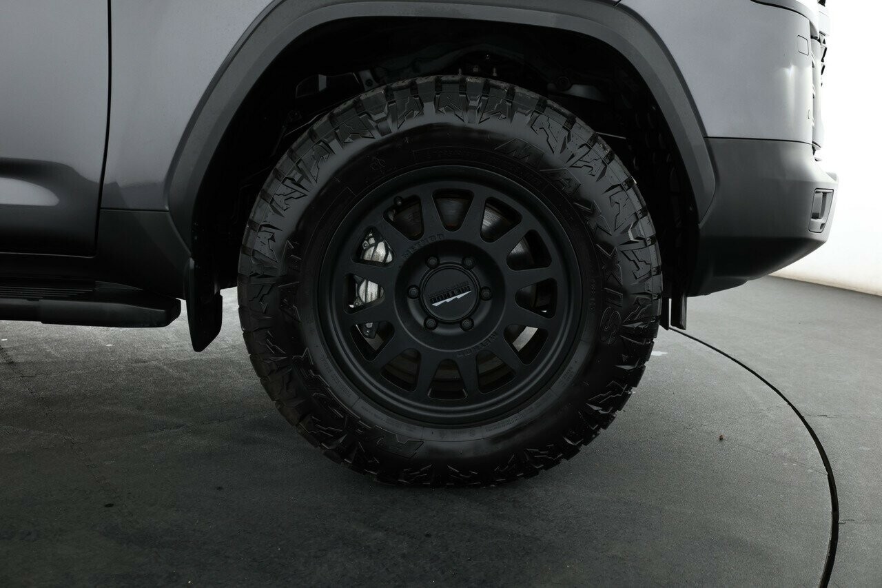 Toyota Landcruiser image 3