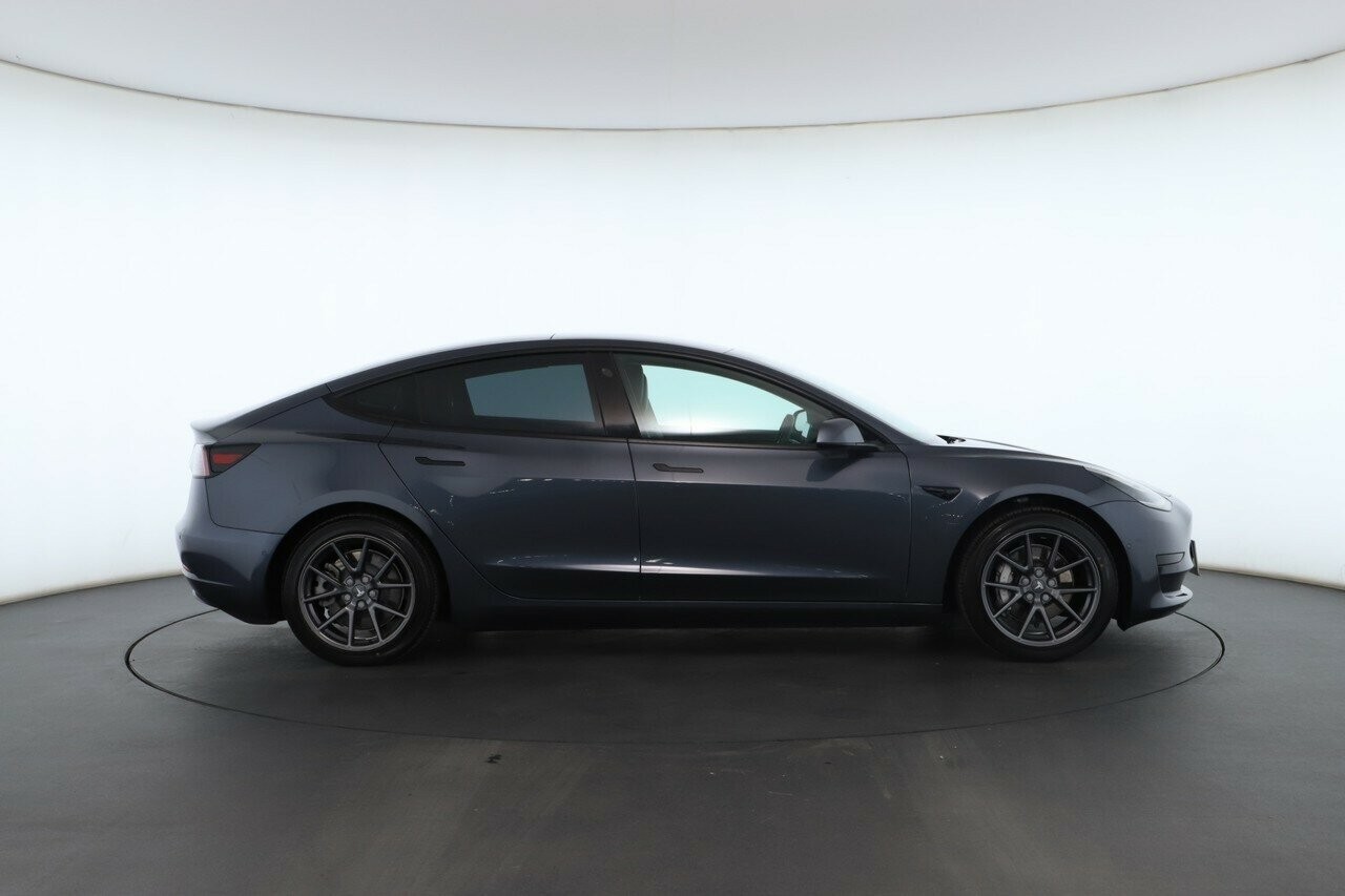 Tesla Model 3 image 2