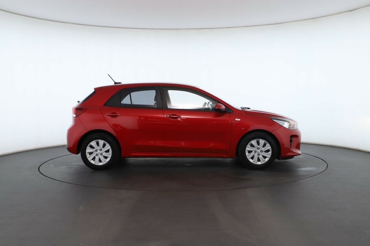 Kia Rio image 2
