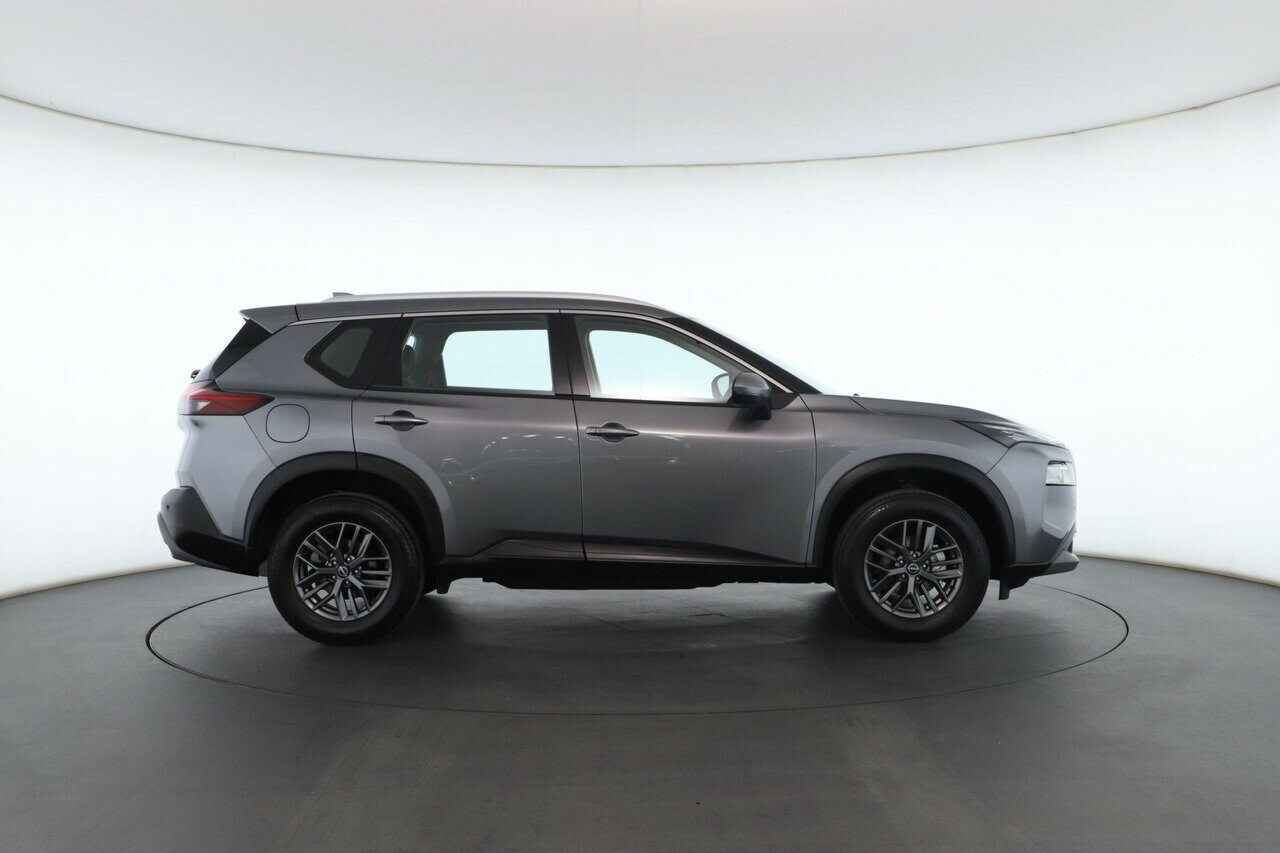 Nissan X-trail image 2