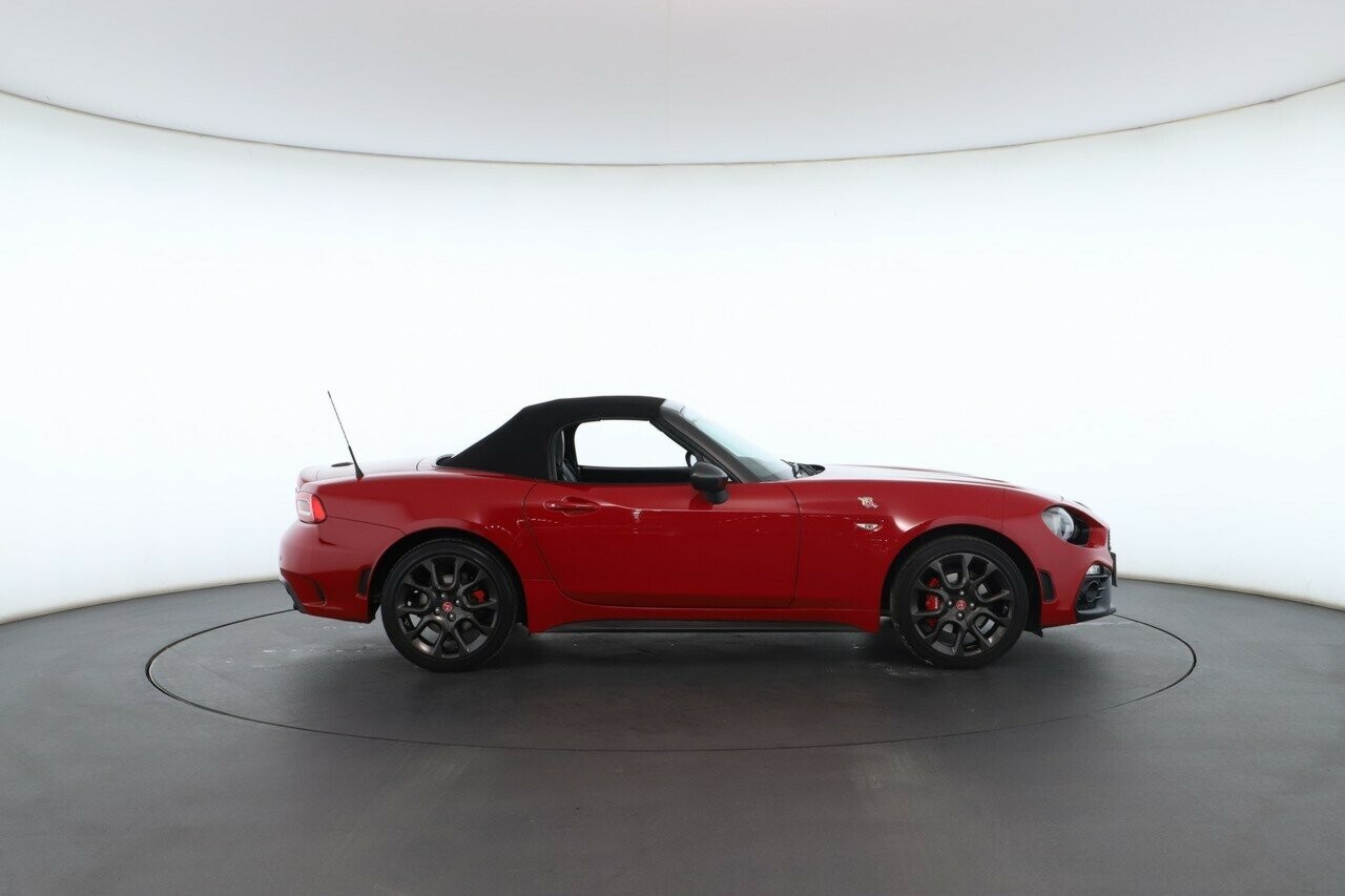 Abarth 124 image 2