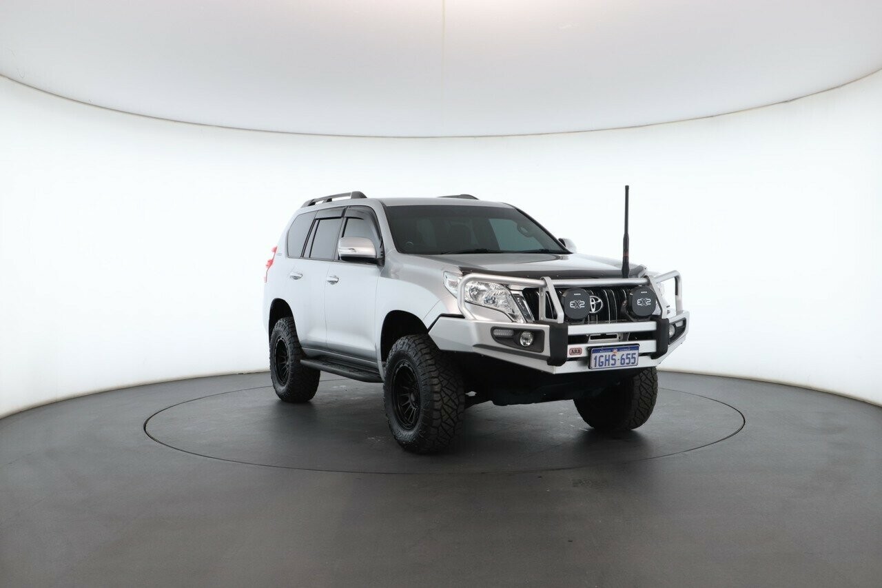 Toyota Landcruiser Prado image 4
