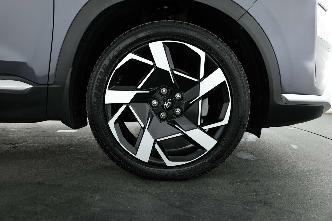 Hyundai Santa Fe image 3