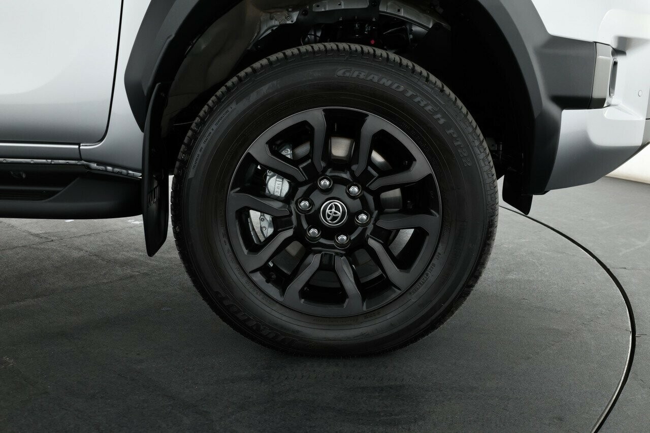 Toyota Hilux image 3
