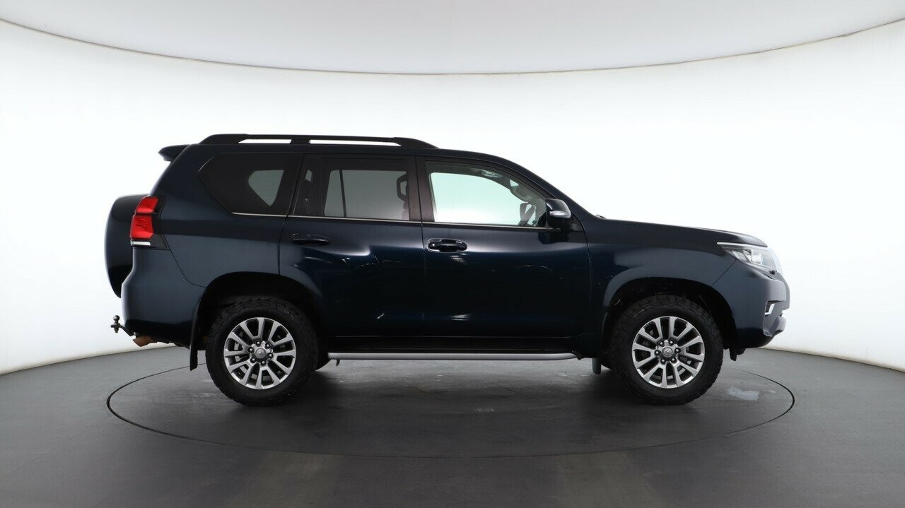 Toyota Landcruiser Prado image 2