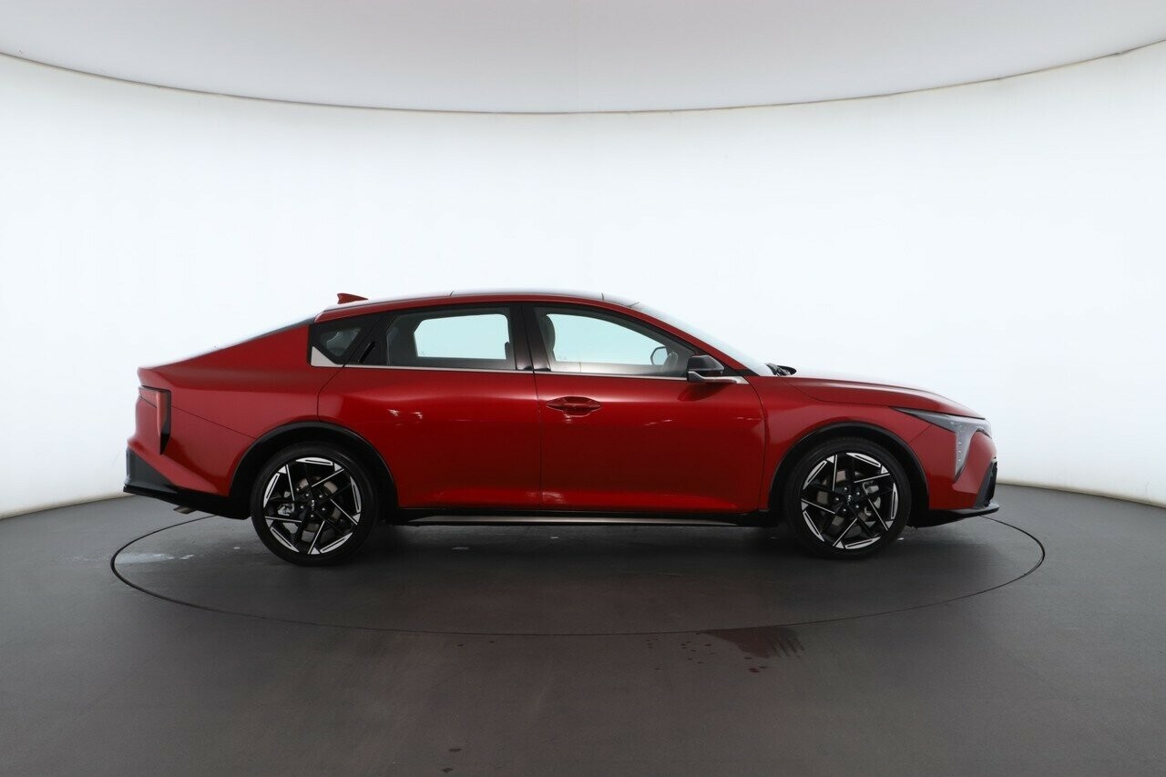 Kia K4 image 2