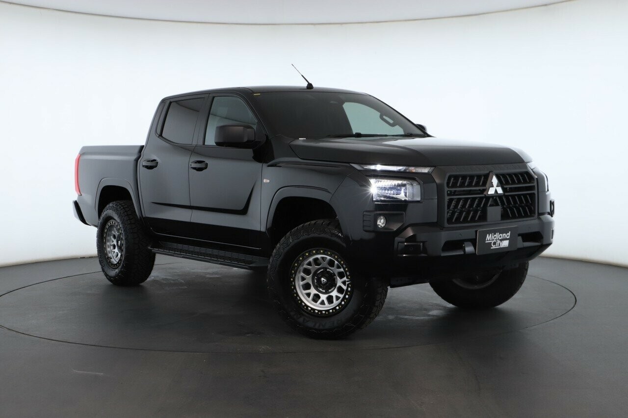 Mitsubishi Triton image 1