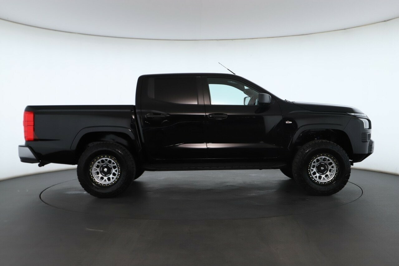 Mitsubishi Triton image 2
