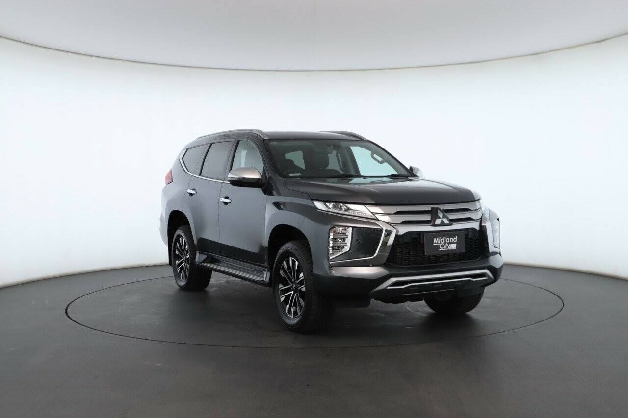 Mitsubishi Pajero Sport image 4