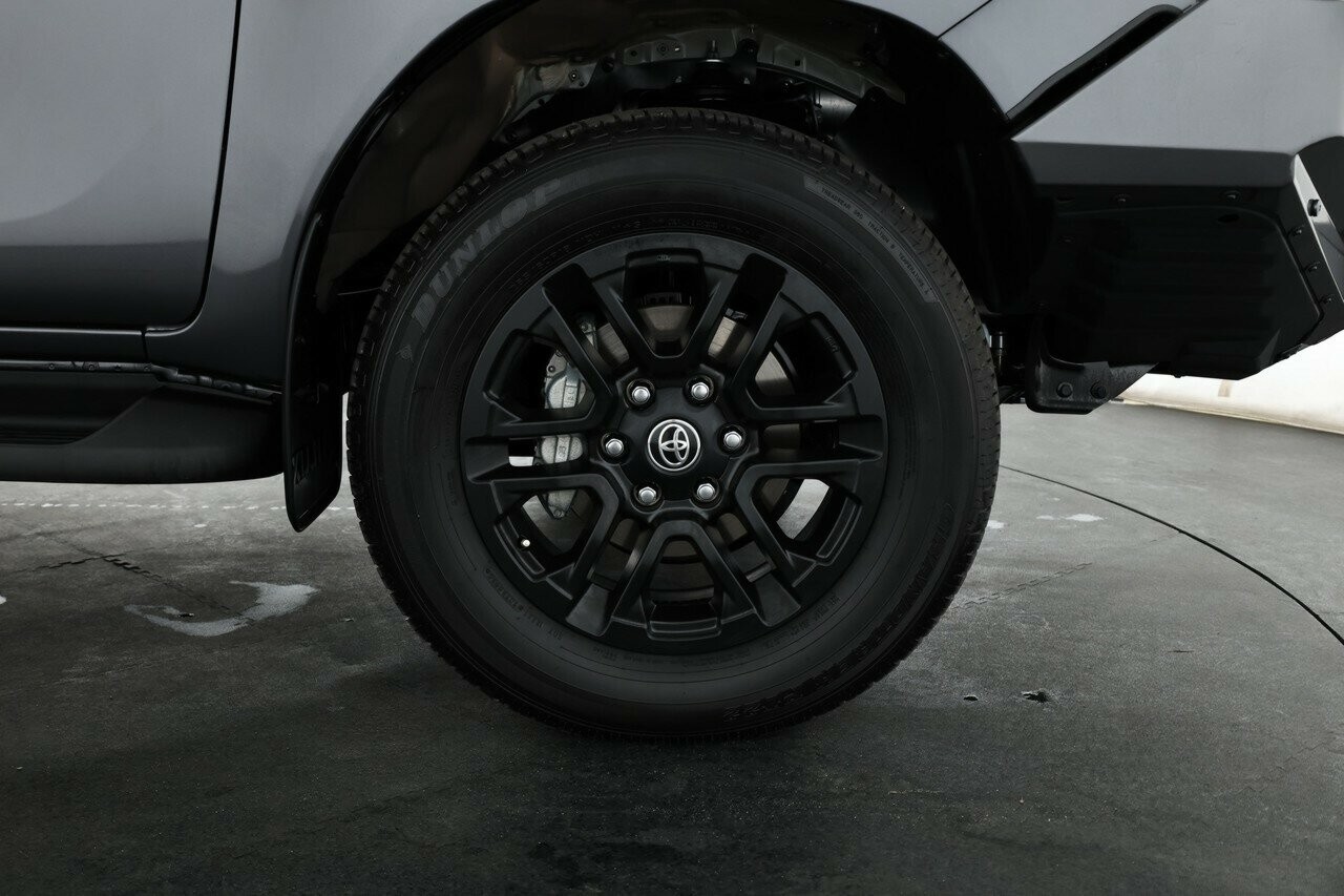 Toyota Hilux image 3