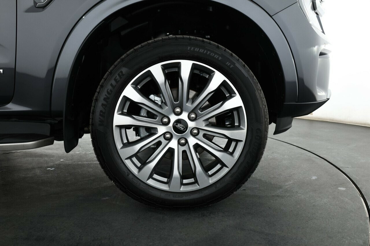 Ford Everest image 3