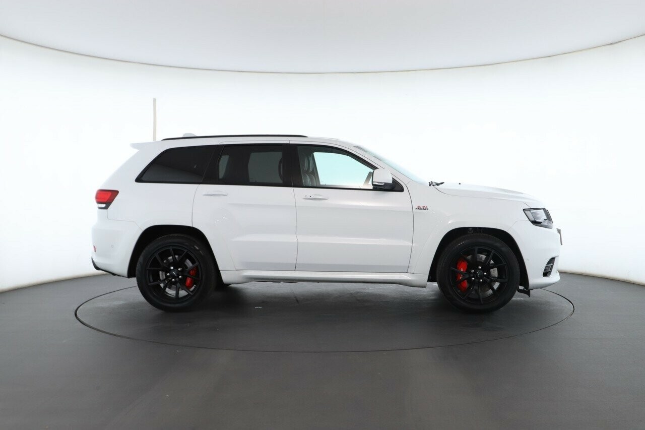 Jeep Grand Cherokee image 2