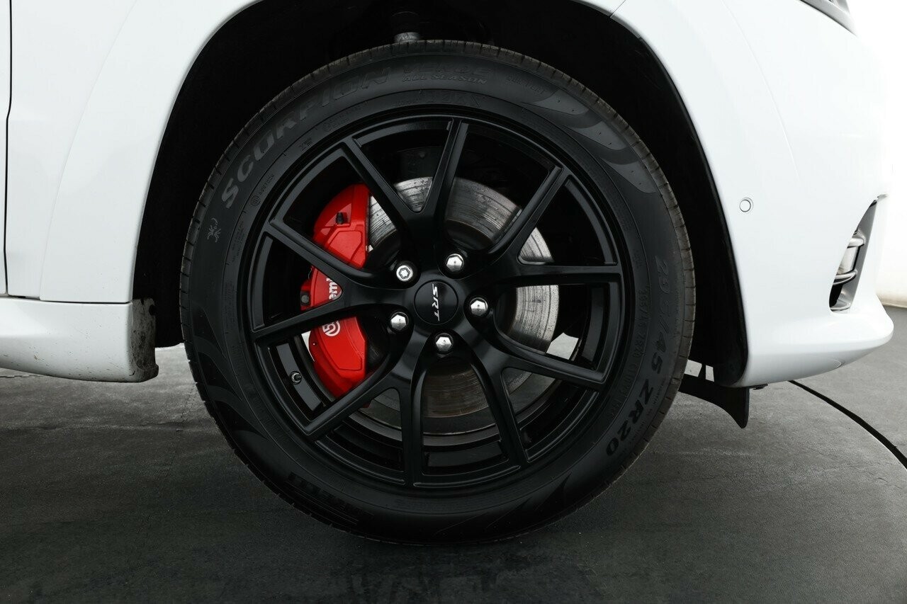 Jeep Grand Cherokee image 3