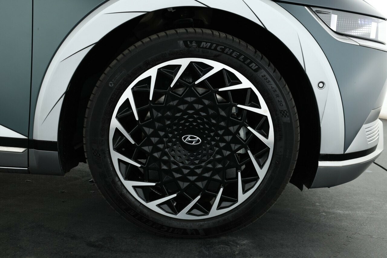 Hyundai Ioniq 5 image 3