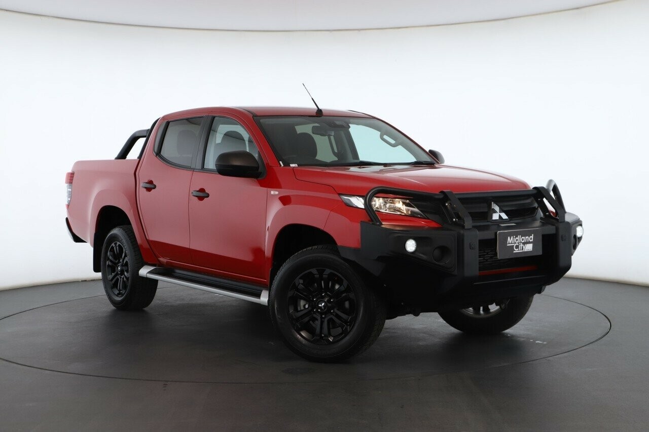 Mitsubishi Triton image 1