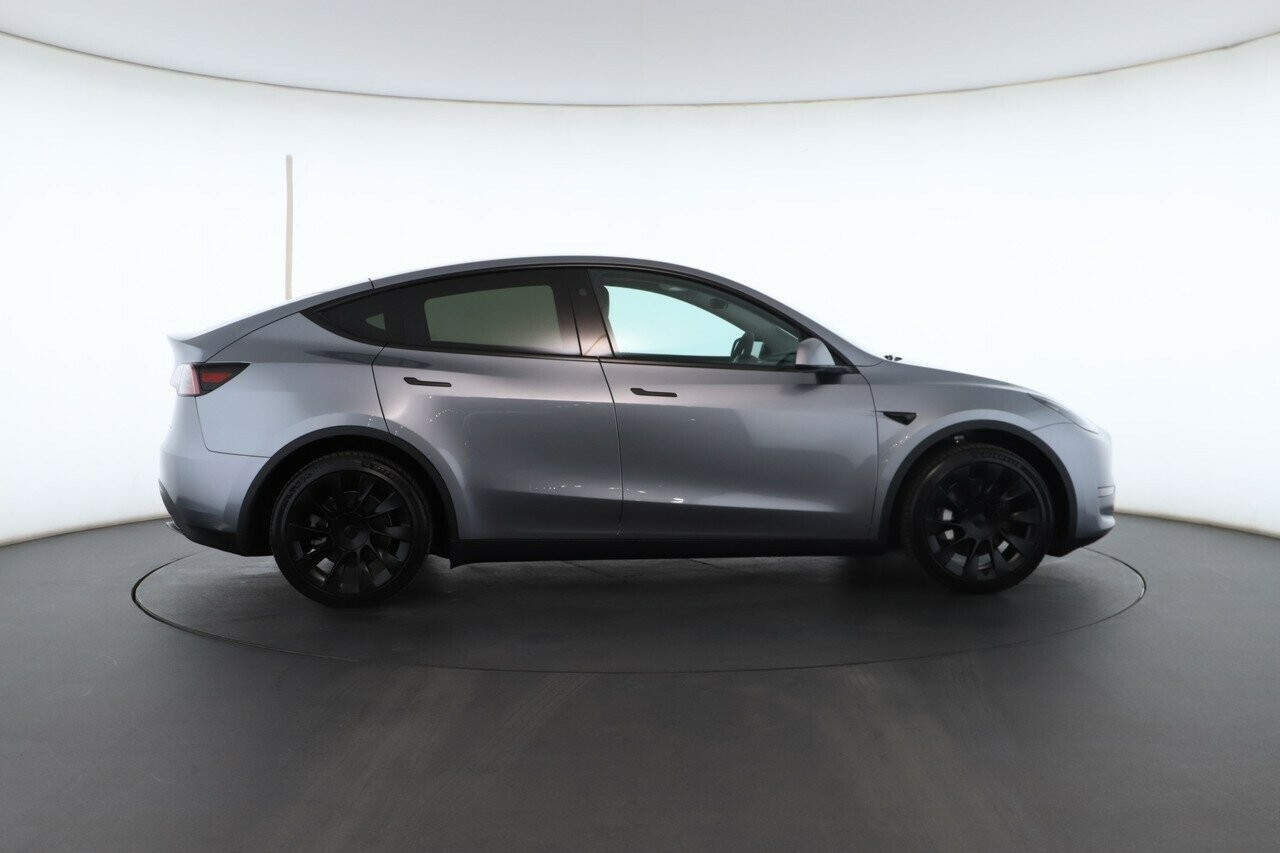Tesla Model Y image 2