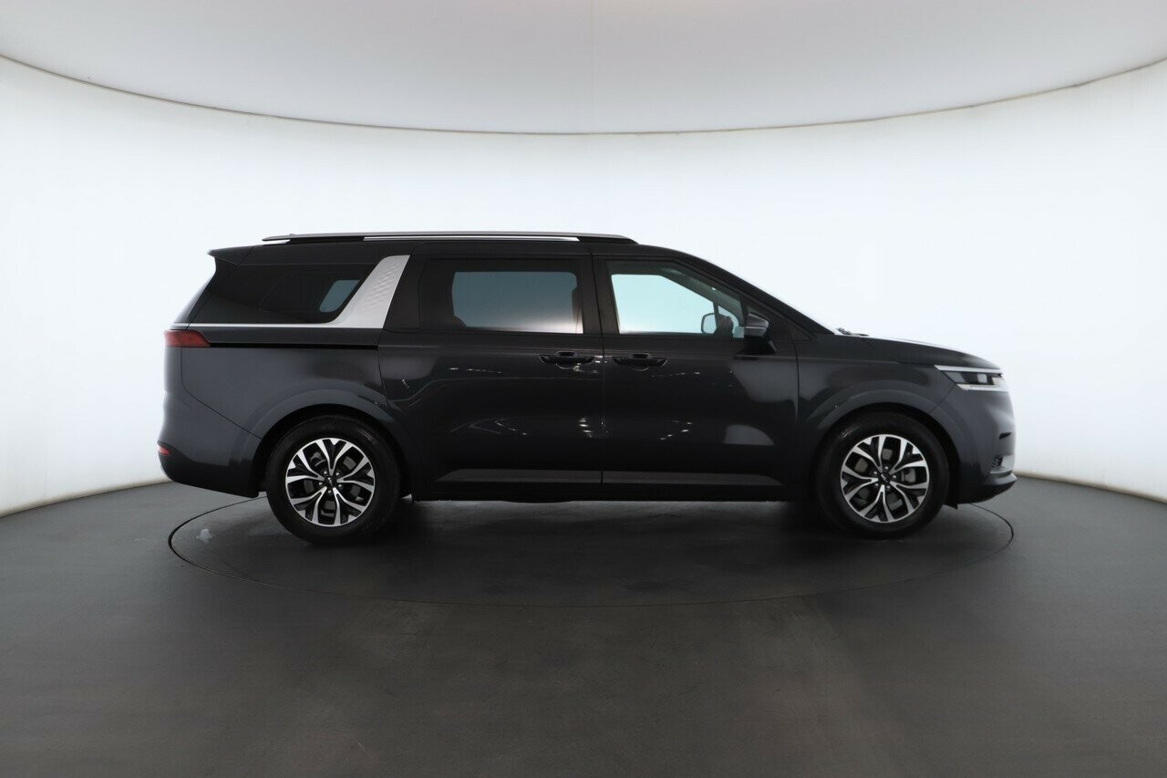 Kia Carnival image 2