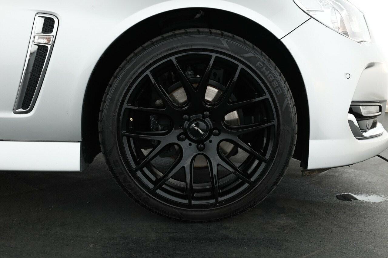 Holden Commodore image 3