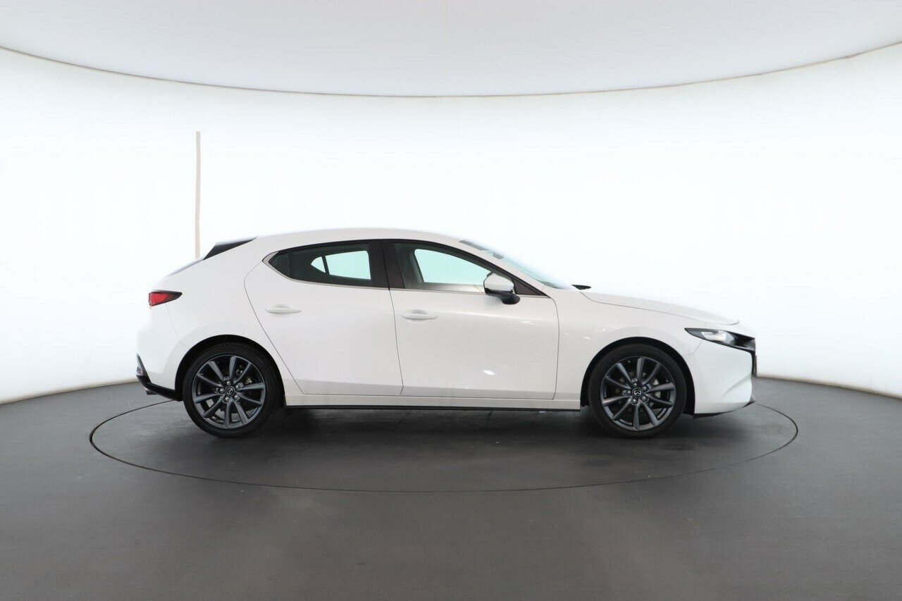 Mazda 3 image 2