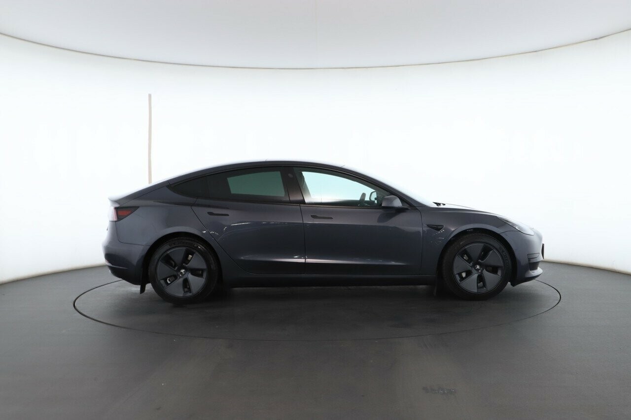 Tesla Model 3 image 2
