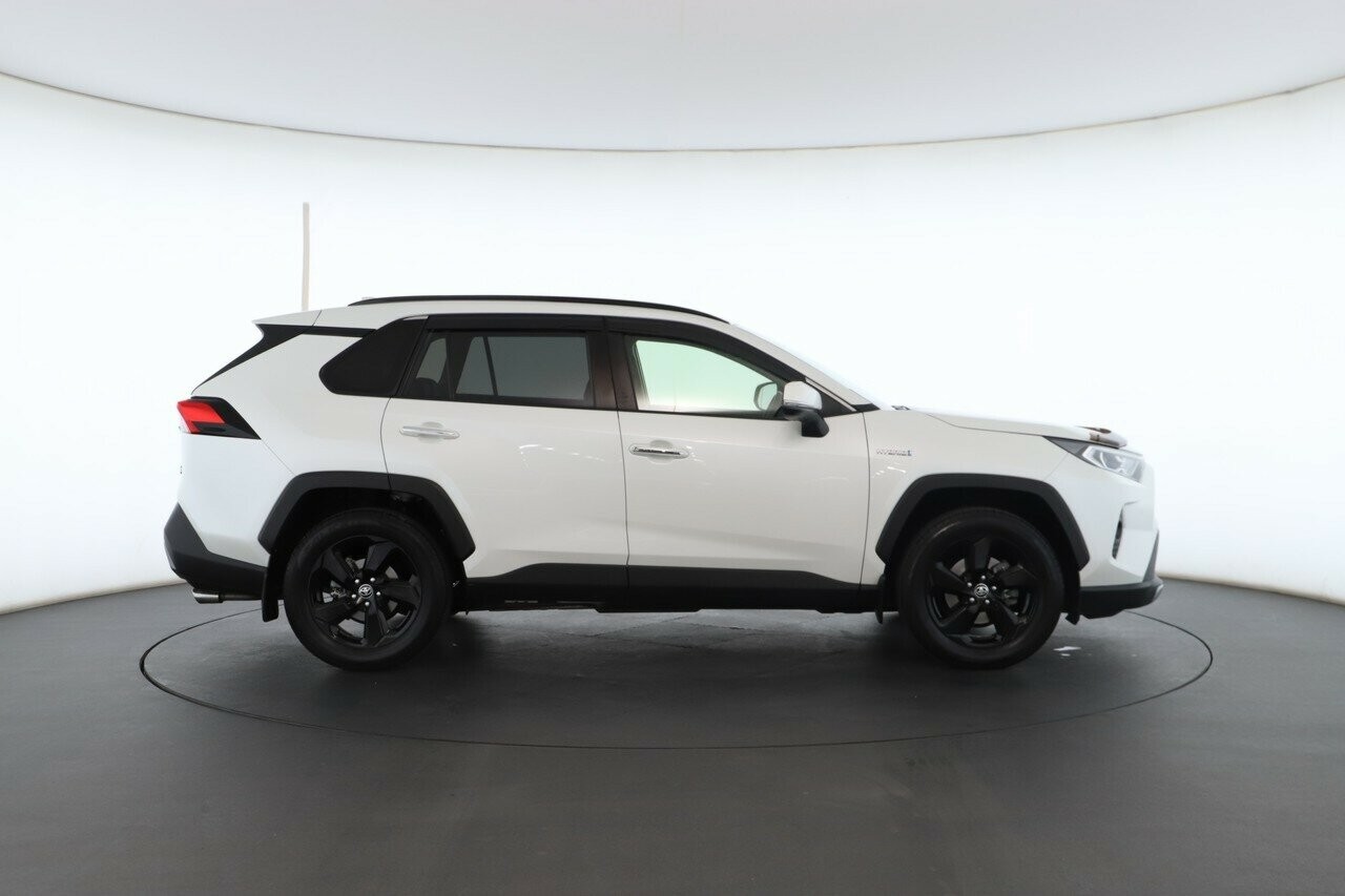 Toyota Rav4 image 2